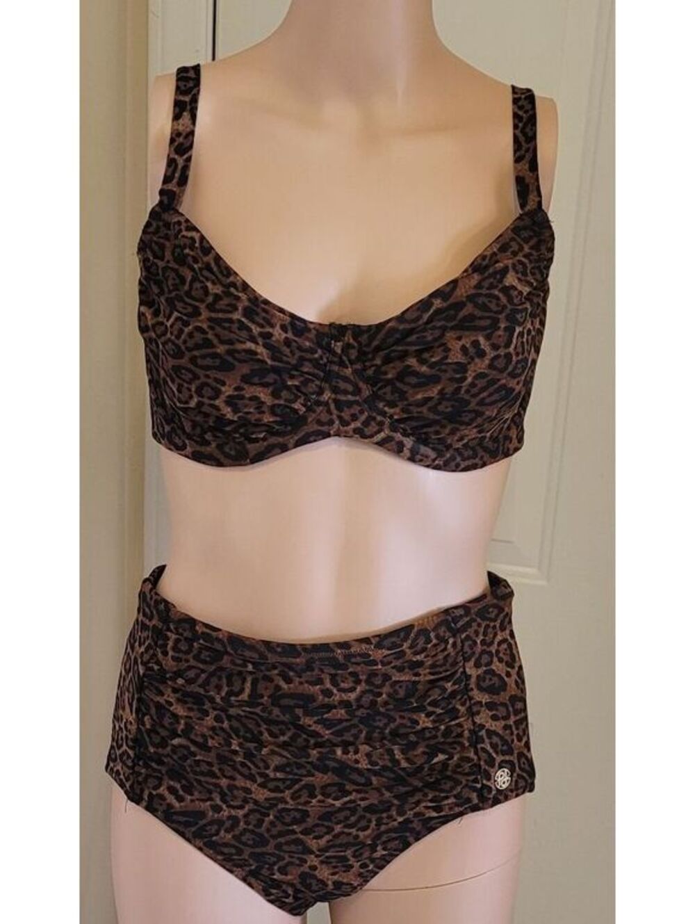 Popilush Leopard Print Two-Piece Women's Swimsuit Bikini Set Size Medium